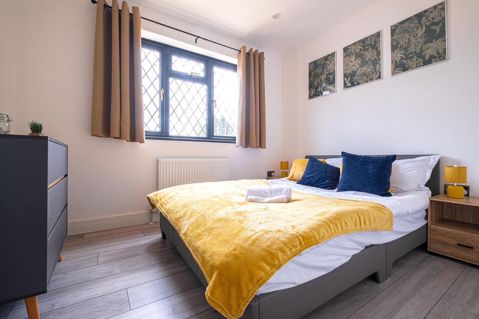 7 Guests - 4 Bedroom - Free Wi-Fi - Kettering Kültér fotó